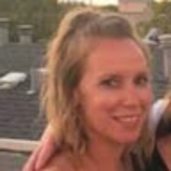 Meet your Posher, Nicole - Picture 1 of 1